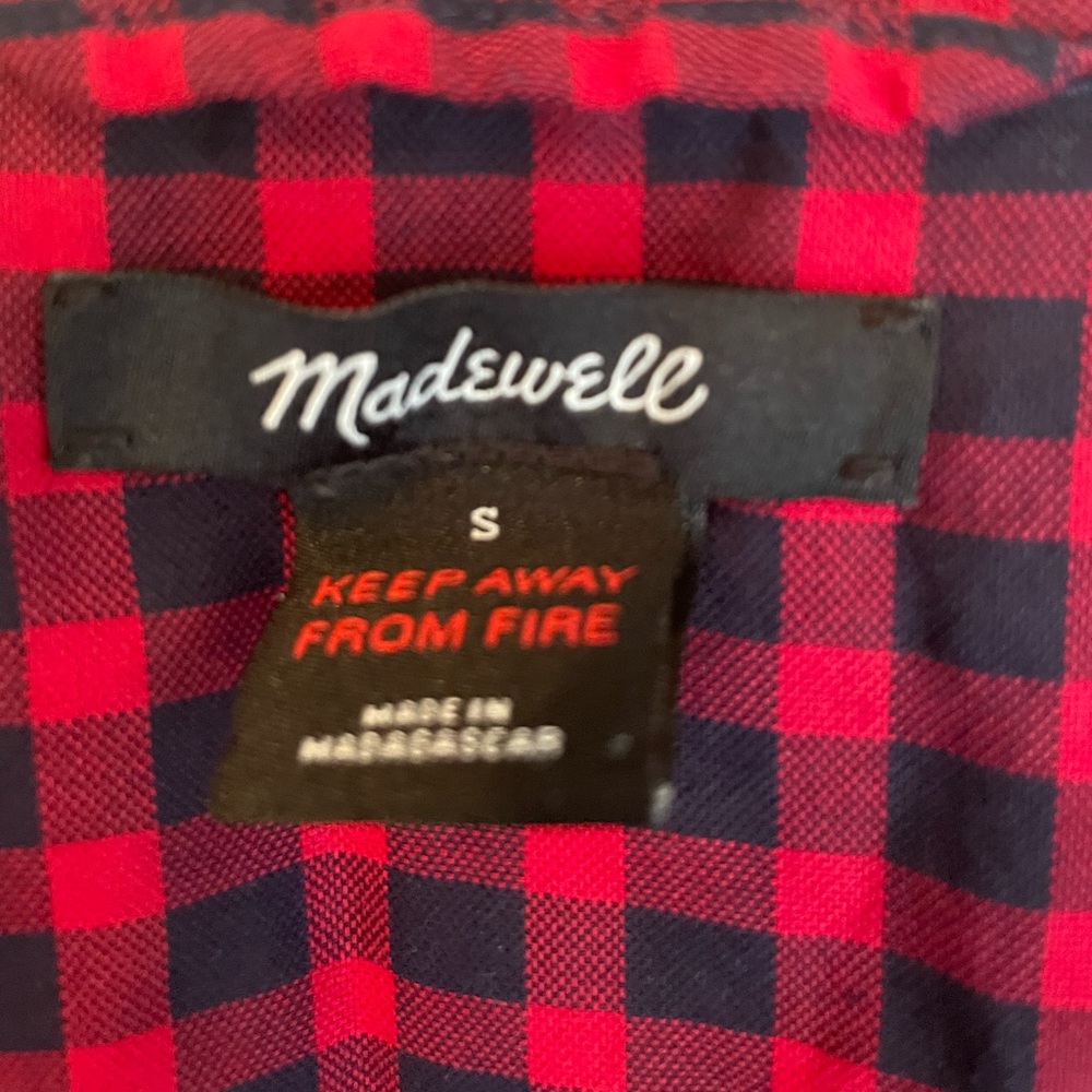 Plaid button up - Picture 4 of 4